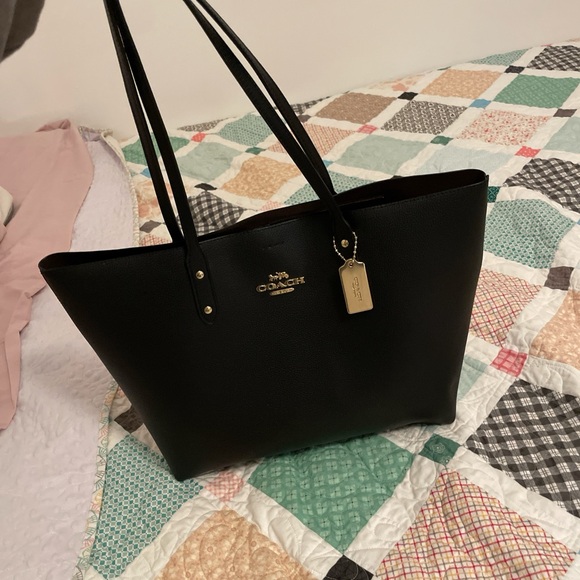 Coach Handbags - Coach Black Pebbled Leather Tote